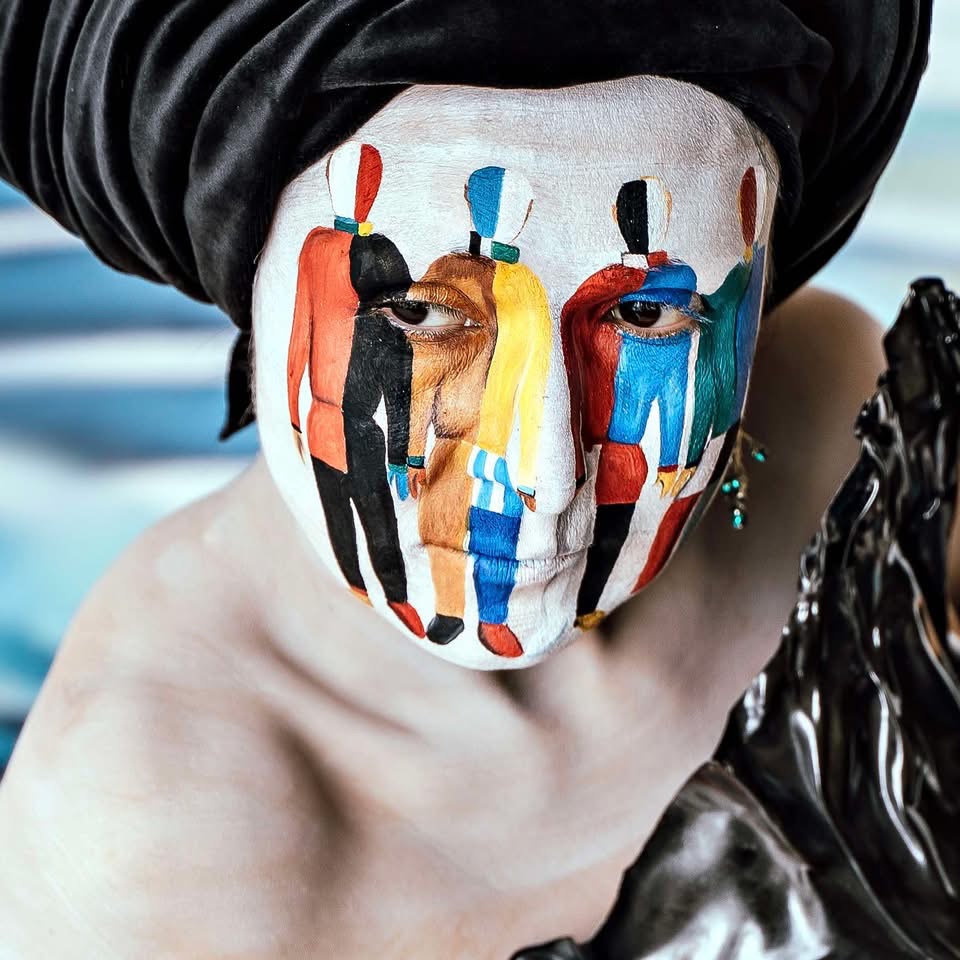 Anna Popova Les Maquilleuses 5597