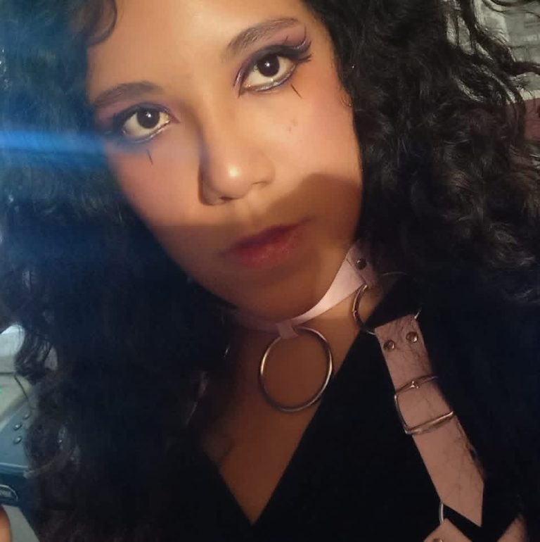 Odette Cozaya, artiste maquilleuse à Tultepec