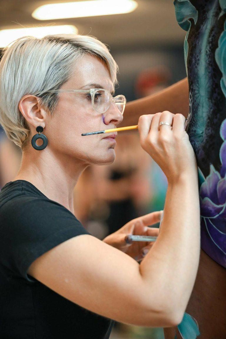 Nelicemua, quand le Body Painting devient une renaissance artistique